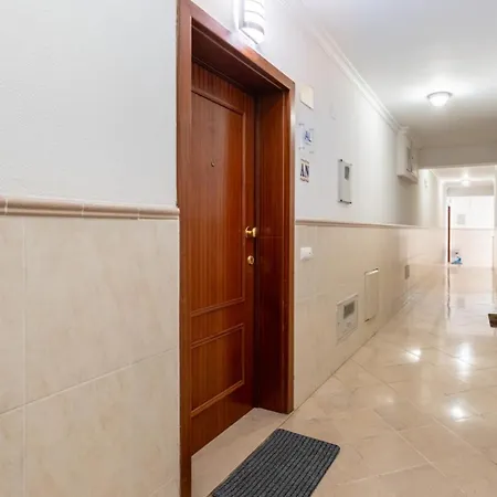 Sunny Retreat With Pool And Balcony By Lovelystay *