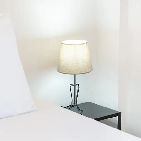 Apartamento Sunny Retreat With Pool And Balcony By Lovelystay *