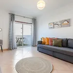 Sunny Retreat With Pool And Balcony By Lovelystay Appartement *